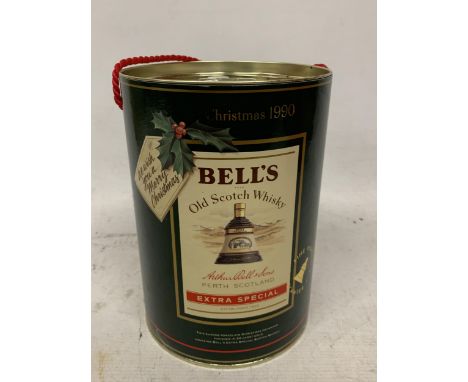 A BOXED 75CL BOTTLE - BELLS CHRISTMAS 1990 OLD SCOTCH WHISKY DECANTER 
