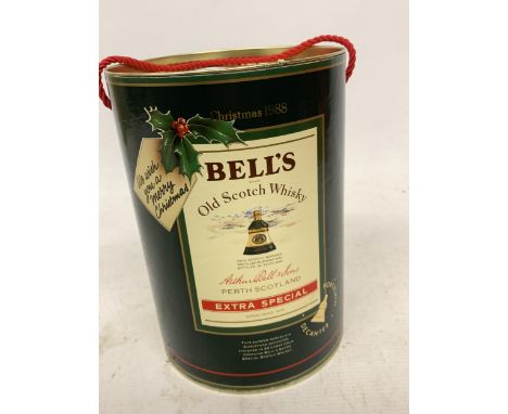 A BOXED 75CL BOTTLE - BELLS CHRISTMAS 1988 OLD SCOTCH WHISKY DECANTER 