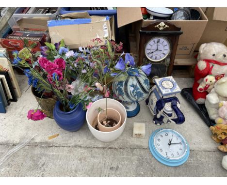 AN ASSORTMENT OF ITEMS TO INCLUDE PLANT POTS, A CERAMIC ELEPHANT AND A CLOCK ETC 