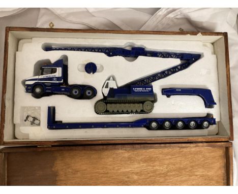A CORGI MODEL G O'BRIAN &amp; SONS DEMOLITION IN WOODEN BOX 1:50 SCALE LOW LOADER AND MACHINE ON BOARD (MINT) 