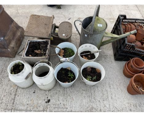 AN ASSORTMENT OF ITEMS TO INCLUDE A SET OF VINTAGE SCALES AND A GALVANISED WATERING CAN ETC 