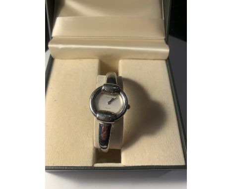 Gucci 1400l silver hot sale watch price