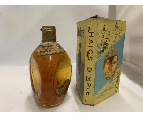 A VINTAGE BOXED HAIG'S DIMPLE 70 PROOF OLD BLENDED SCOTCH WHISKY 