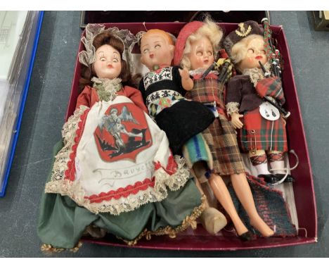 A COLLECTION OF VINTAGE DOLLS 