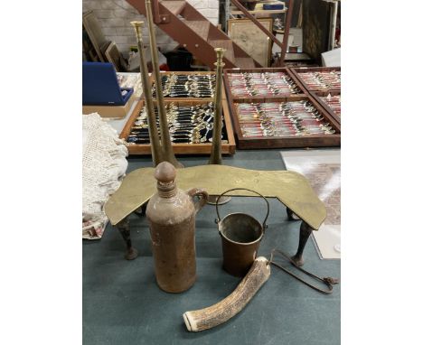 A MIXED LOT TO INCLUDE SET OF FOUR COPPER HUNTING HORNS, STAND ETC 