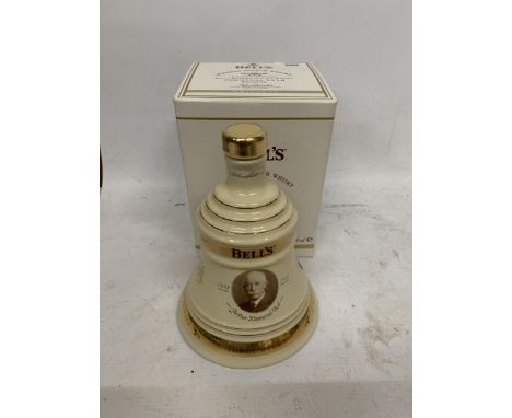 A BOXED 70CL BOTTLE - BELLS LIMITED EDITION CHRISTMAS 2010 BLENDED SCOTCH WHISKY DECANTER 