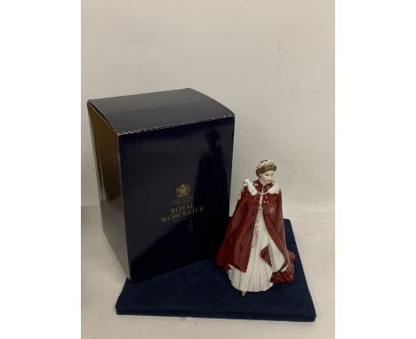 A BOXED ROYAL WORCESTER FIGURE OF THE QUEEN TO CELEBRATE HER 80TH BIRTHDAY 
