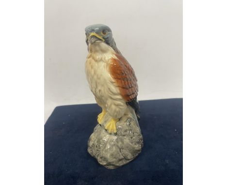 AN UNOPENED BENEGALES SCOTCH WHISKY BESWICK KESTREL FIGURE 