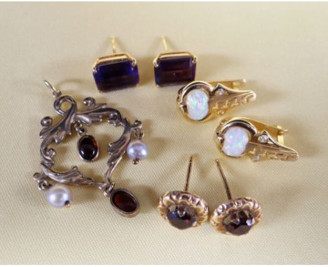 YELLOW METAL SET JEWELLERY comprising scroll design pearl 9ct gold pendant, pair of amethyst earrings, pair of opal earrings,