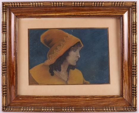 French school, early 20th century "Portrait of a woman", annotation verso, drawing/paper, h 17 x w 25 cm.