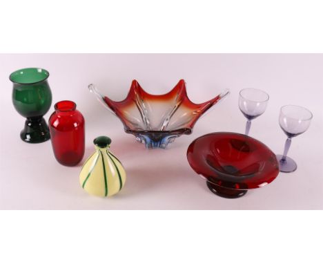 A lot of various vintage glass, including: Murano and Bohemia, 20th century, to. 8x.