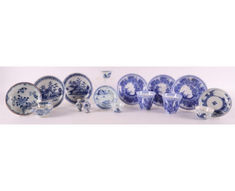 A lot of various blue/white porcelain cups and saucers, China, including Qianlong, 18th century, to. 16x. (flakes, hairline, 
