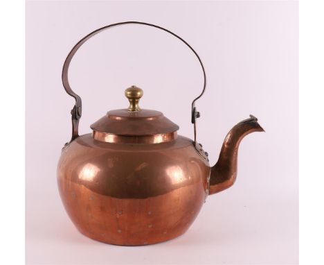 A red copper large model apple kettle, 19th century. Bronze knob crown, spout with valve.