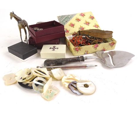 Various jewellery and effects, to include a snowflake pastimes brooch, coral style necklace, costume jewellery sword watch ch