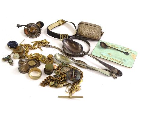 A quantity of jewellery and trinkets, to include a silver vesta case, two silver teaspoons, two citrine set brooches, gold pl