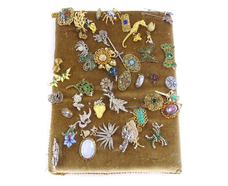 Various costume jewellery brooches, to include an enamel silver plated brooch, a seahorse, marcasite set brooches, turtle bro