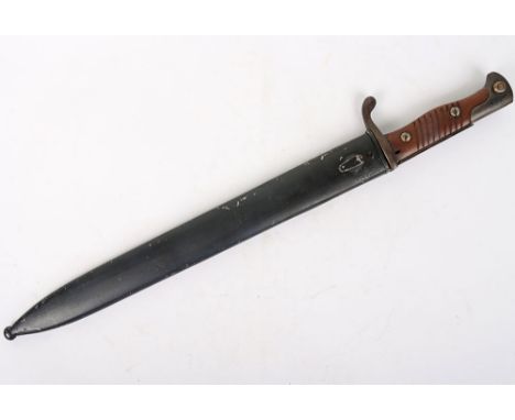 WW1 German 1898/05 Bayonet: Clean blade with makers and armour stamps, wood grips , complete with metal scabbard. 