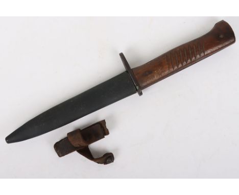 WW1 German Trench Fighting Knife: Wood grip knife with 14.5 cm blade with makers ERNST BUSCH , complete with metal scabbard a