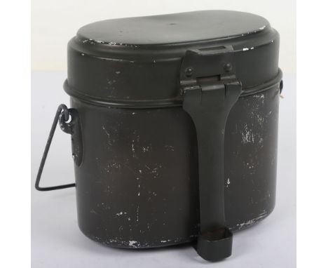 WW2 German Army Mess Tin: Alloy tin with grey paint , catch which is stamped HRE43. 