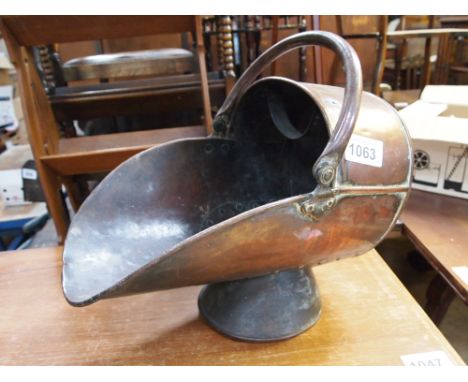  Sale Item:    COPPER COAL SCUTTLE   Vat Status:   No Vat   Buyers Premium:  This lot is subject to a Buyers Premium of 15% +