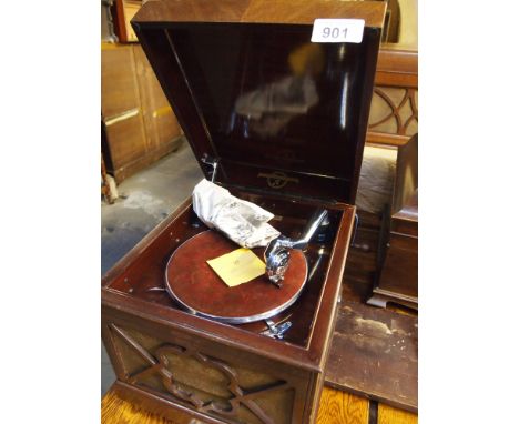  Sale Item:    COLUMBIA 102 TABLE GRAMOPHONE   Vat Status:   No Vat   Buyers Premium:  This lot is subject to a Buyers Premiu