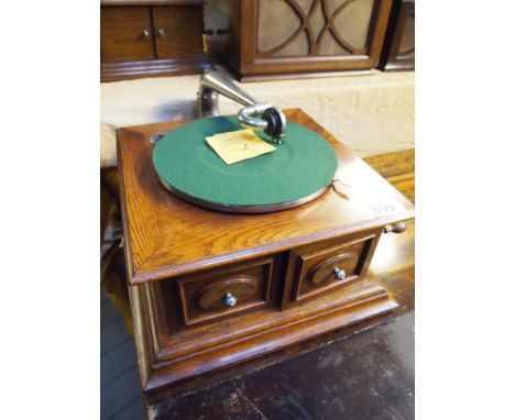  Sale Item:    HMV V1 TABLE GRAMOPHONE   Vat Status:   No Vat   Buyers Premium:  This lot is subject to a Buyers Premium of 1