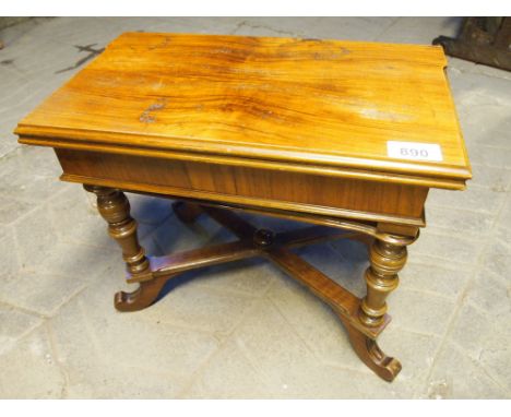  Sale Item:    SMALL GAMES TABLE   Vat Status:   No Vat   Buyers Premium:  This lot is subject to a Buyers Premium of 15% + V