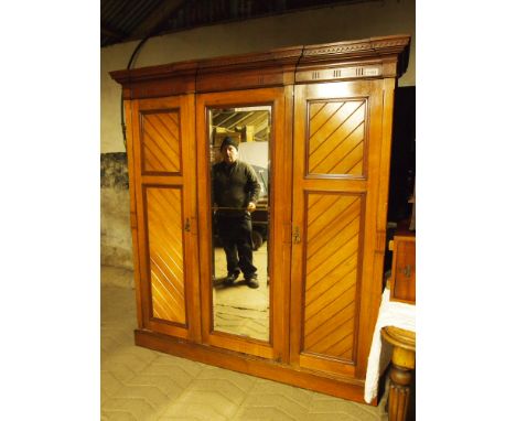  Sale Item:    3 DOOR MAHOGANY WARDROBE   Vat Status:   No Vat   Buyers Premium:  This lot is subject to a Buyers Premium of 