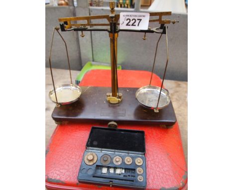  Sale Item:    GRIFFIN & TATLOCK SCALES & WEIGHTS  Vat Status:   No Vat   Buyers Premium:  This lot is subject to a Buyers Pr