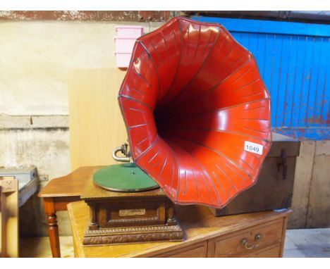  Sale Item:    GRAMOPHONE & TYPEWRITER CO. HORN GRAMOPHONE & CARRY CASE  Vat Status:   No Vat   Buyers Premium:  This lot is 
