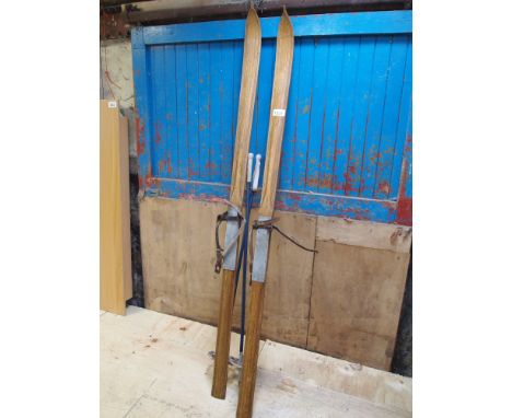  Sale Item:    VINTAGE SKIS & POLES   Vat Status:   No Vat   Buyers Premium:  This lot is subject to a Buyers Premium of 15% 