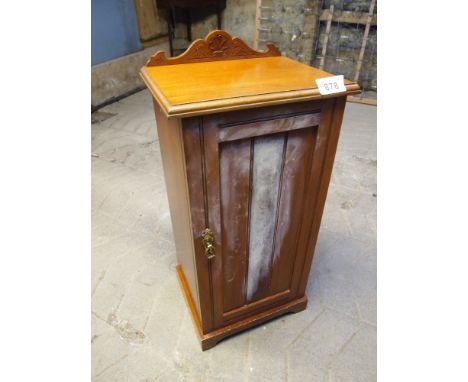  Sale Item:    MAHOGANY POT CUPBOARD   Vat Status:   No Vat   Buyers Premium:  This lot is subject to a Buyers Premium of 15%