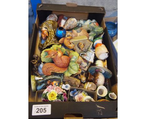  Sale Item:    BOX BOSONS PLAQUES PENDELPHIN ETC (AF)  Vat Status:   No Vat   Buyers Premium:  This lot is subject to a Buyer