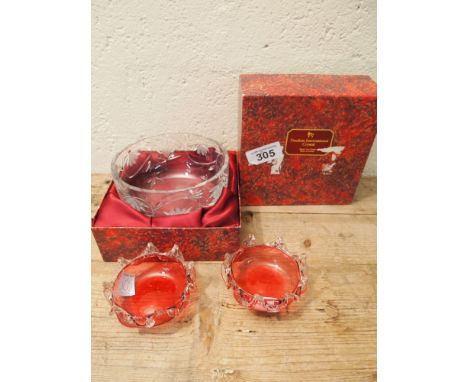  Sale Item:    DOULTON CRYSTAL BOWL & 2 CRANBERRY GLASS BOWLS  Vat Status:   No Vat   Buyers Premium:  This lot is subject to