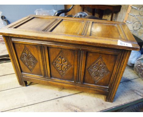 Sale Item:    SMALL OAK BLANKET BOX   Vat Status:   No Vat   Buyers Premium:  This lot is subject to a Buyers Premium of 15%