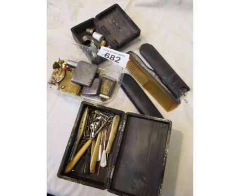  Sale Item:    SPECTACLES COMB THIMBLES ETC   Vat Status:   No Vat   Buyers Premium:  This lot is subject to a Buyers Premium