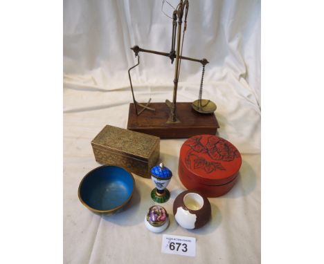  Sale Item:    BOX BRASS SCALES BOX BOWL ETC (AF)  Vat Status:   No Vat   Buyers Premium:  This lot is subject to a Buyers Pr