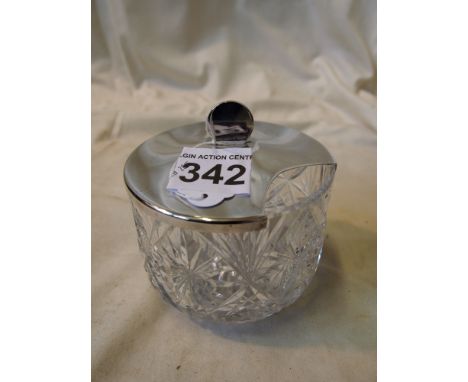  Sale Item:    800 STD WHITE METAL LIDDED JAR   Vat Status:   No Vat   Buyers Premium:  This lot is subject to a Buyers Premi