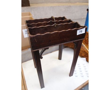  Sale Item:    CUTLERY STAND   Vat Status:   No Vat   Buyers Premium:  This lot is subject to a Buyers Premium of 15% + Vat @