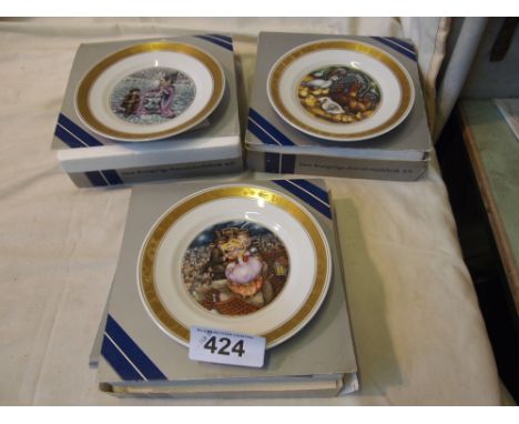  Sale Item:    3 BOXED COPENHAGEN PLATES   Vat Status:   No Vat   Buyers Premium:  This lot is subject to a Buyers Premium of