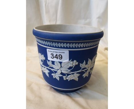  Sale Item:    JASPER PLANT POT 23CMS   Vat Status:   No Vat   Buyers Premium:  This lot is subject to a Buyers Premium of 15