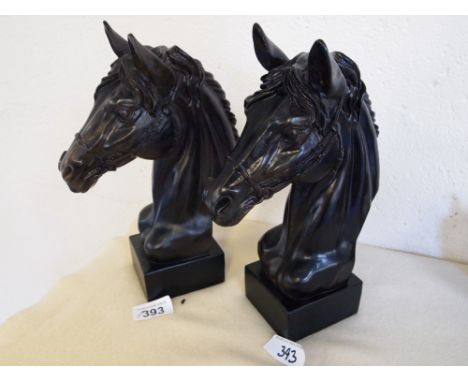  Sale Item:    2 MODERN HORSE HEAD ORNAMENTS   Vat Status:   No Vat   Buyers Premium:  This lot is subject to a Buyers Premiu