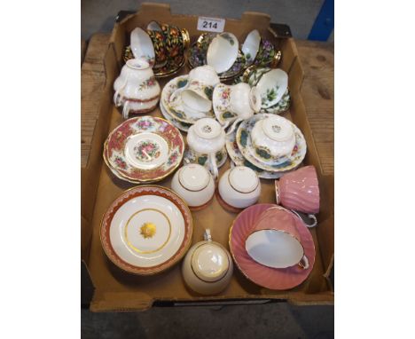  Sale Item:    BOX ROYAL ALBERT COALPORT WARE ETC (AF)  Vat Status:   No Vat   Buyers Premium:  This lot is subject to a Buye