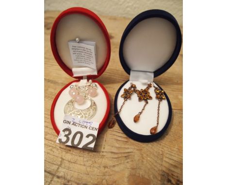  Sale Item:    2 BOX SETS JEWELLERY   Vat Status:   No Vat   Buyers Premium:  This lot is subject to a Buyers Premium of 15% 