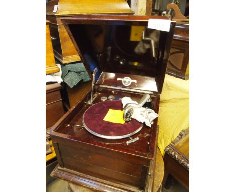  Sale Item:    COLUMBIA 118A TABLE GRAMOPHONE   Vat Status:   No Vat   Buyers Premium:  This lot is subject to a Buyers Premi