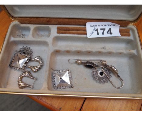  Sale Item:    6 PAIR STERLING SILVER EAR RINGS   Vat Status:   No Vat   Buyers Premium:  This lot is subject to a Buyers Pre
