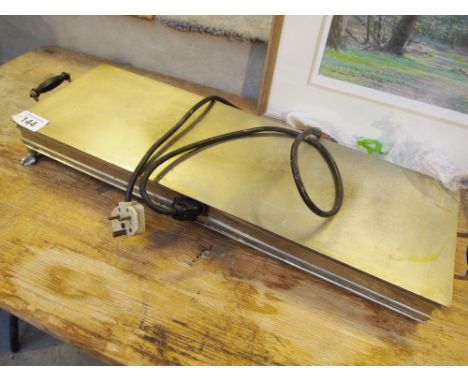  Sale Item:    HOT PLATE   Vat Status:   No Vat   Buyers Premium:  This lot is subject to a Buyers Premium of 15% + Vat @ 20%