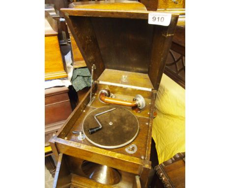  Sale Item:    DOUSANA TABLE GRAMOPHONE WITH INTEGRAL WOODEN HORN  Vat Status:   No Vat   Buyers Premium:  This lot is subjec