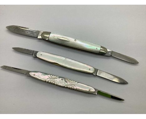 Decorative Two Blade Folding Pen / Quill Knife, shaped mother of pearl scales (open length 15.3cm); A Two Blade Folding Pocke