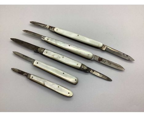 Quill / Penknives, mother of pearl scales, (rust) longest open length 16.7cm. (5)